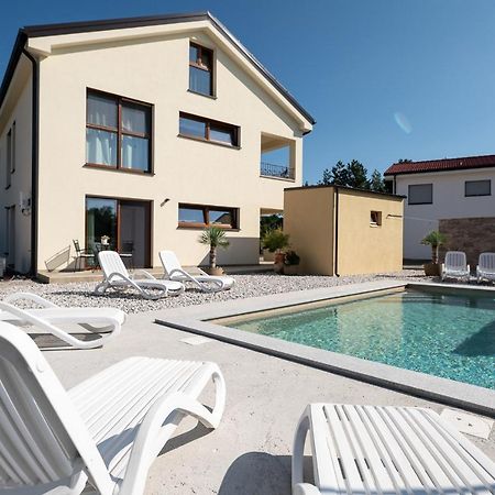 Apartments Kras 24 With Pool Sežana Exterior foto