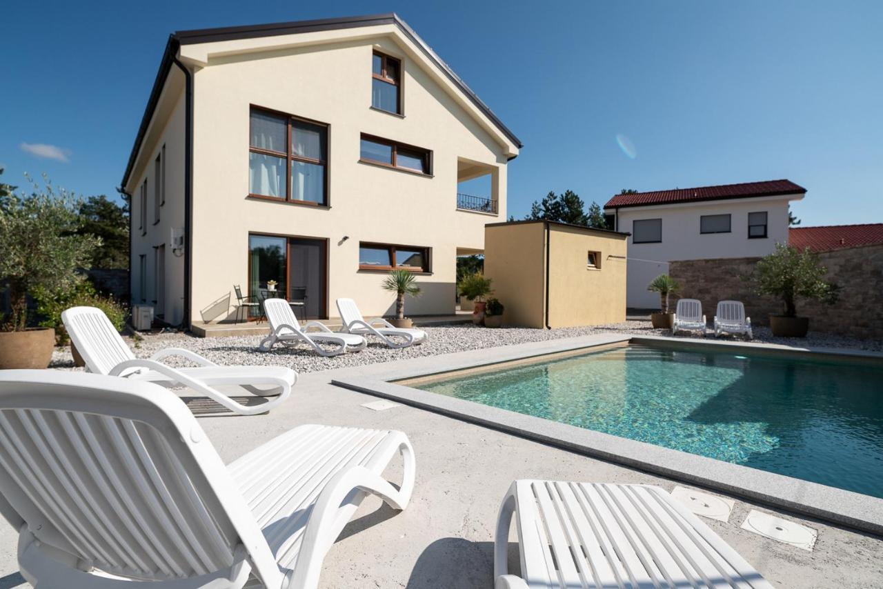 Apartments Kras 24 With Pool Sežana Exterior foto